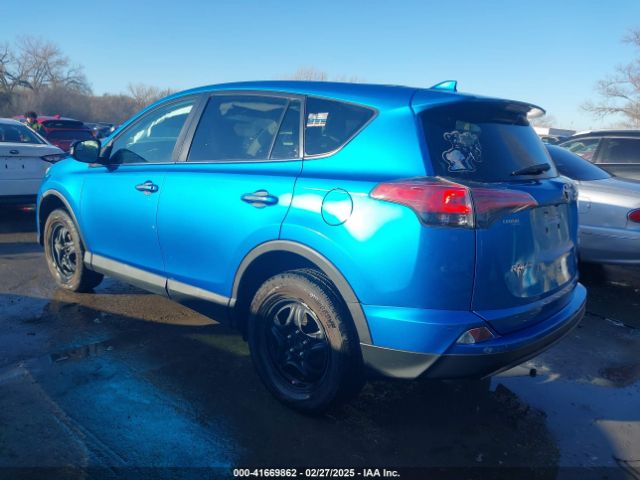 2T3ZFREV9JW476839 Toyota RAV4 LE