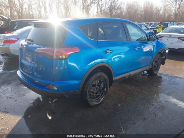 2T3ZFREV9JW476839 Toyota RAV4 LE