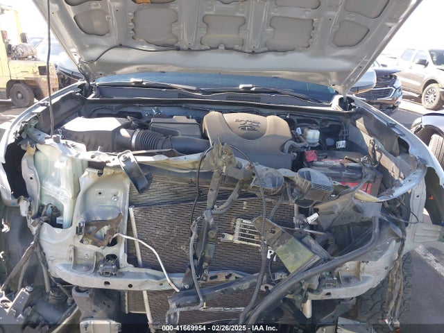 3TMAZ5CN8KM105142 Toyota Tacoma Sr5 V6