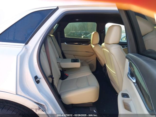 1GYKNARSXHZ209865 Cadillac Xt5 Standard