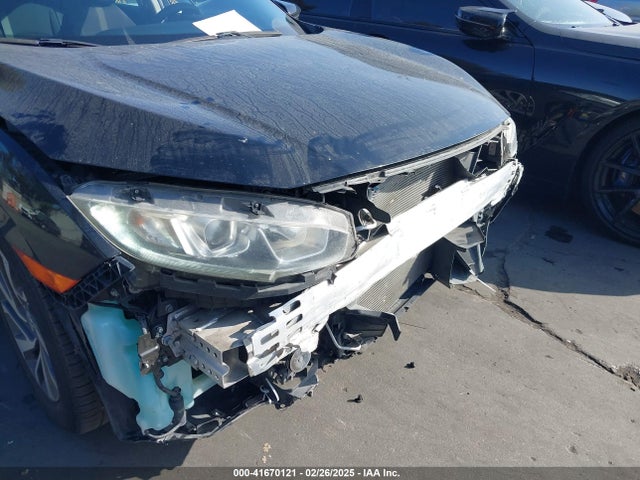 Honda CIVIC EX 2018 2HGFC2F76JH596215 Image 21