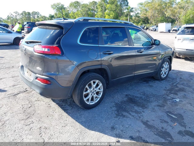 1C4PJLCSXGW363598 Jeep Cherokee Latitude