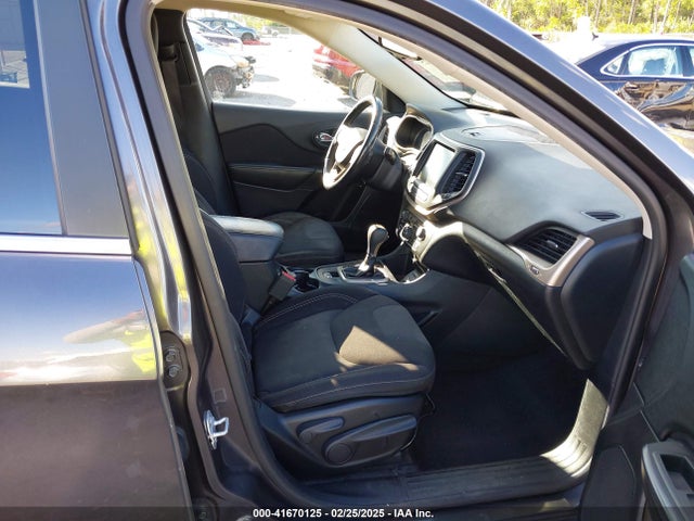 1C4PJLCSXGW363598 Jeep Cherokee Latitude