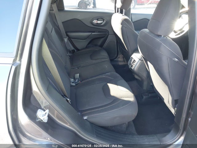 1C4PJLCSXGW363598 Jeep Cherokee Latitude