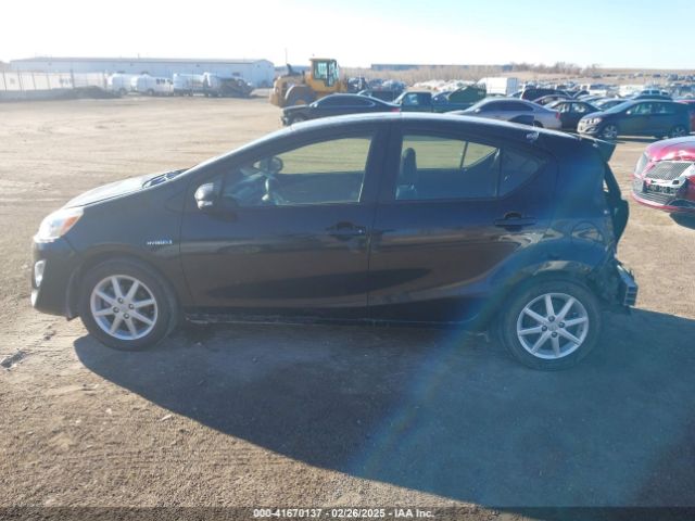 JTDKDTB33G1129828 Toyota Prius C Four