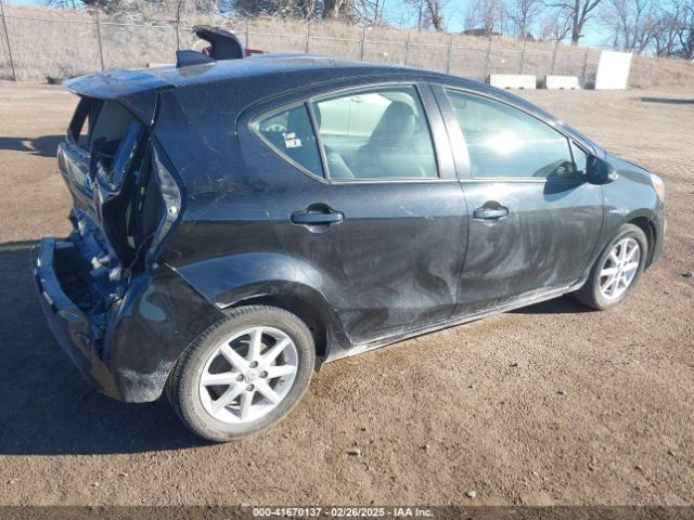 JTDKDTB33G1129828 Toyota Prius C Four