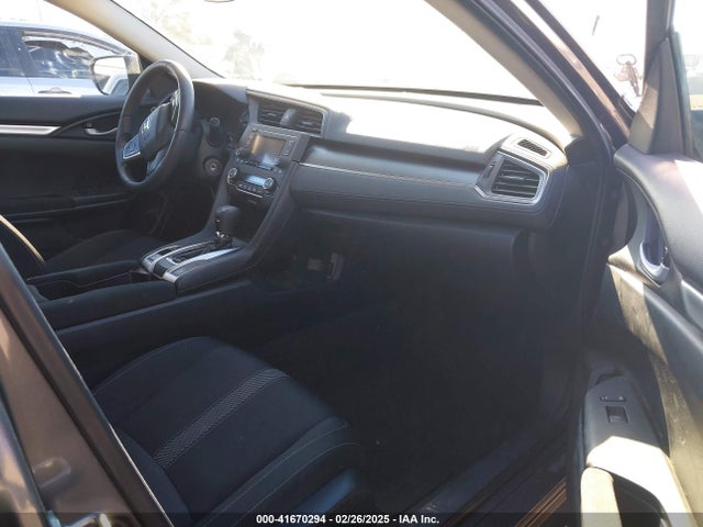 Honda Civic Lx 2018 2HGFC2F56JH548017 Image 5