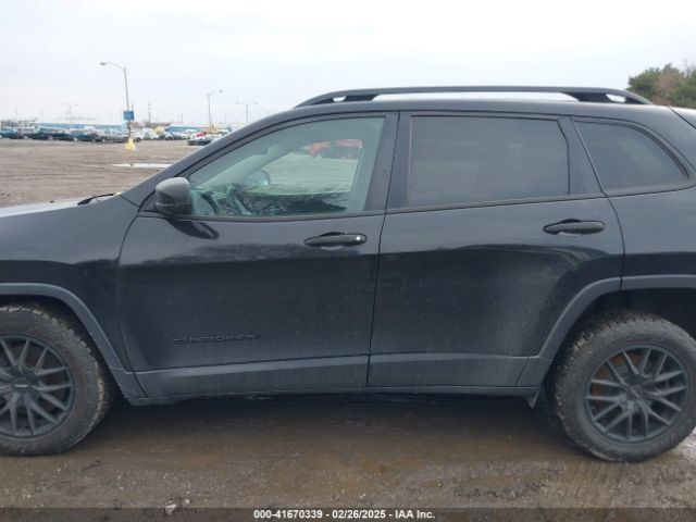 1C4PJLAS7HW610189 Jeep Cherokee Altitude Fwd