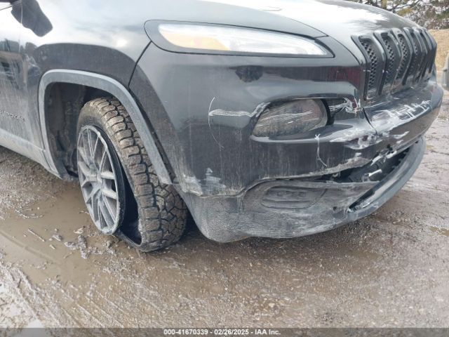 1C4PJLAS7HW610189 Jeep Cherokee Altitude Fwd