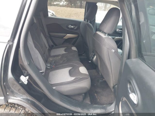 1C4PJLAS7HW610189 Jeep Cherokee Altitude Fwd