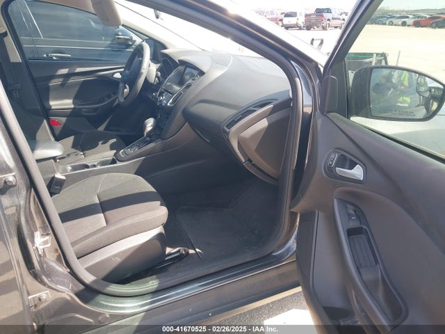 Продаж на аукціоні авто 2017 Ford Focus Sel, vin: 1FADP3H28HL318856, номер лоту: 41670525