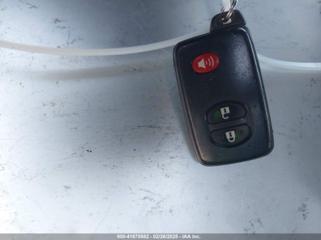 JTDKN3DU2E1760389 Toyota Prius Two