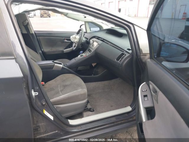 JTDKN3DU2E1760389 Toyota Prius Two