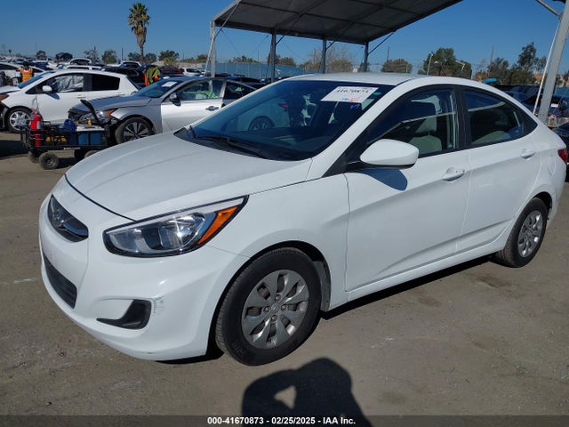 Hyundai ACCENT SE 2017 KMHCT4AE2HU317378 Image 2