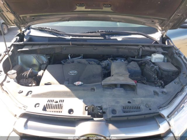 5TDJZRFH3JS834516 Toyota Highlander Xle