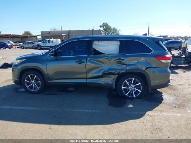 5TDJZRFH3JS834516 Toyota Highlander Xle