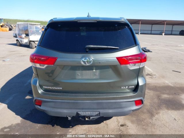 5TDJZRFH3JS834516 Toyota Highlander Xle