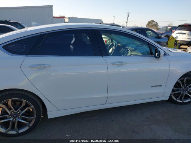3FA6P0RU4KR104799 Ford Fusion Hybrid Titanium