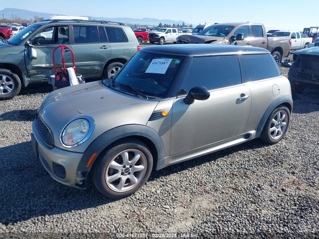 2009 MINI COOPER WMWMF33549TU70873 Photo 1