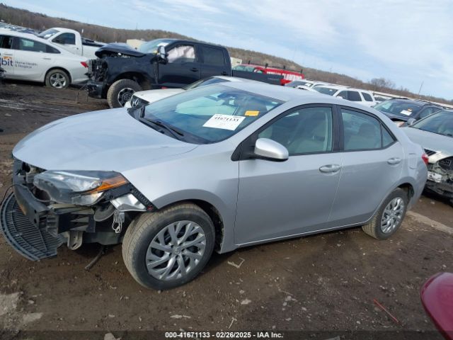 5YFBURHE1HP569104 Toyota COROLLA LE