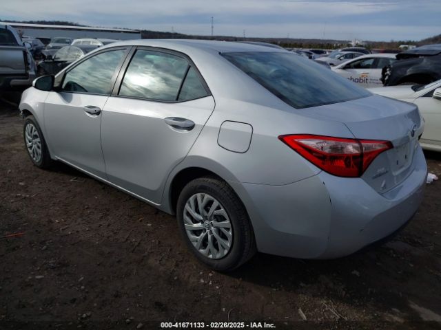 5YFBURHE1HP569104 Toyota COROLLA LE
