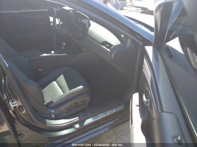 58ADA1C15RU047172 Lexus ES 300H