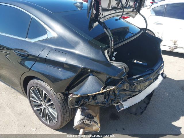 58ADA1C15RU047172 Lexus ES 300H