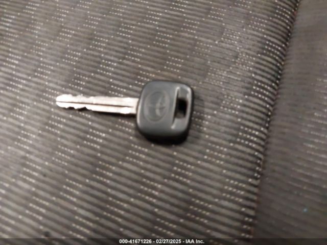 VNKKTUD36FA049550 Toyota YARIS L