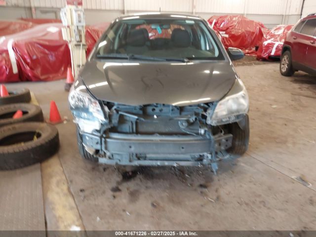 VNKKTUD36FA049550 Toyota YARIS L