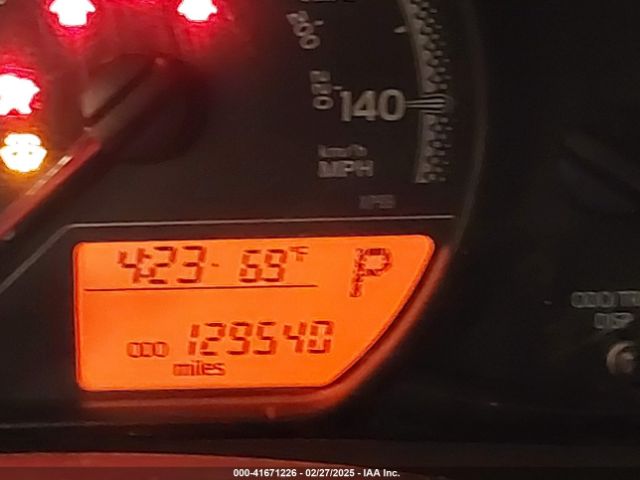 VNKKTUD36FA049550 Toyota YARIS L