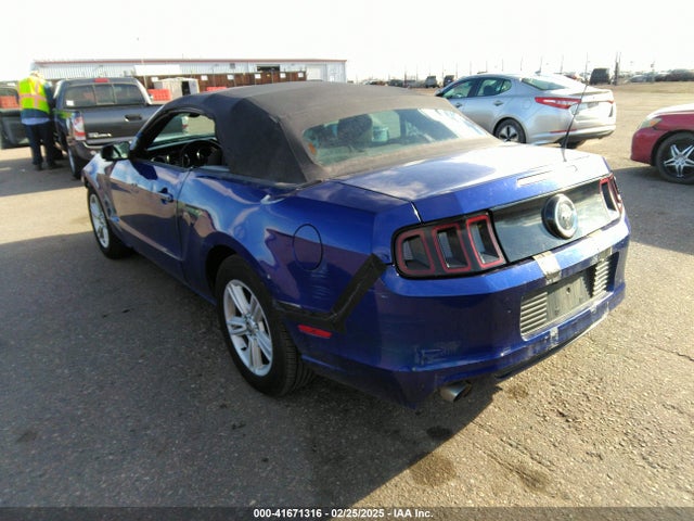 1ZVBP8EM0E5306721 Ford Mustang V6