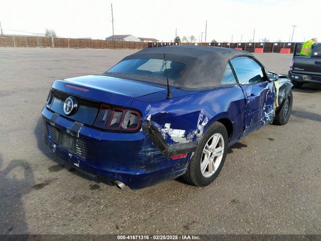 1ZVBP8EM0E5306721 Ford Mustang V6
