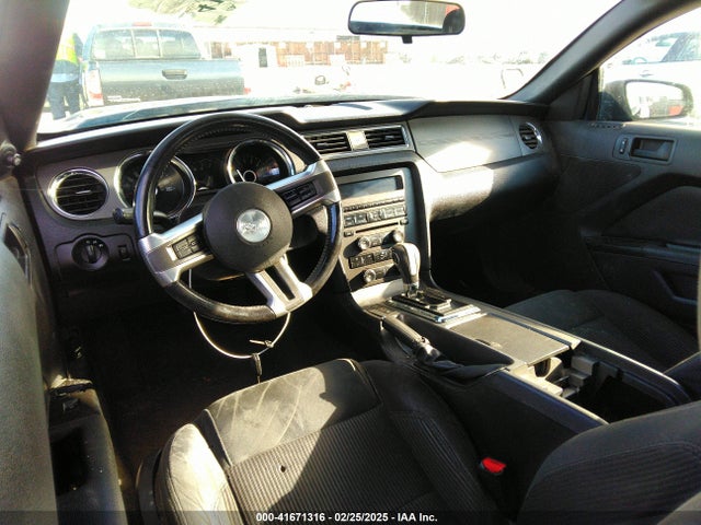1ZVBP8EM0E5306721 Ford Mustang V6