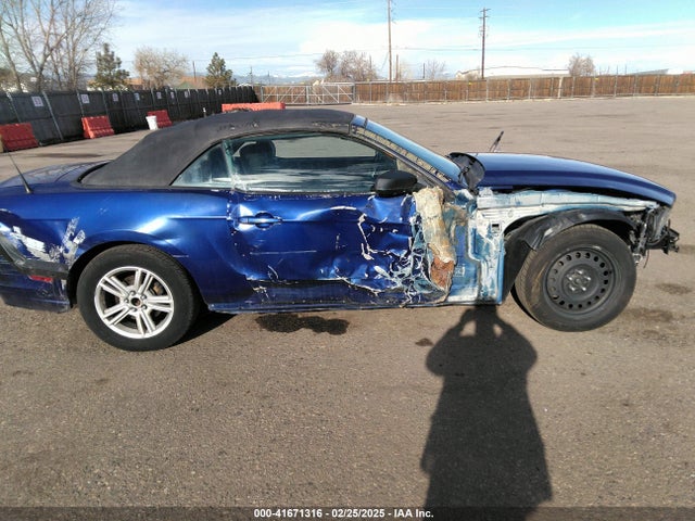 1ZVBP8EM0E5306721 Ford Mustang V6