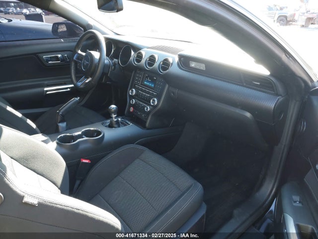 Ford Mustang V6 2017 1FA6P8AM3H5260094 Image 5