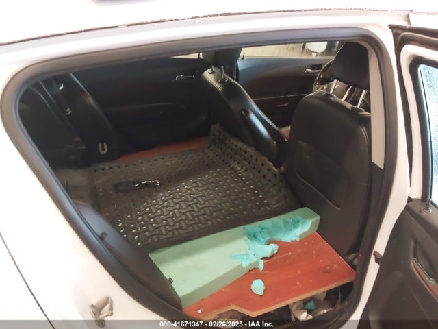 1G1JH6SB3E4211006 Chevrolet Sonic Rs Manual
