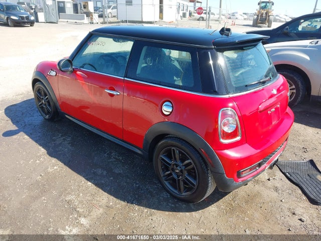 2011 MINI COOPER S WMWSV3C54BTY16288 Photo 2
