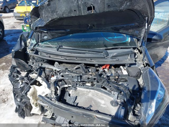 VNKJTUD39JA095958 Toyota YARIS LE