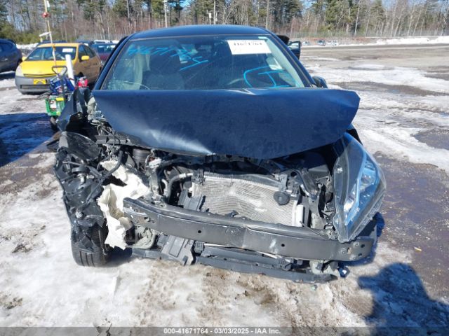 VNKJTUD39JA095958 Toyota YARIS LE