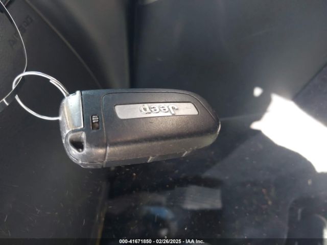 3C4NJDBB2JT230751 Jeep Compass Latitude 4x4