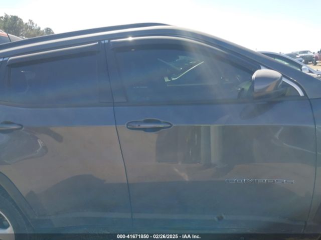 3C4NJDBB2JT230751 Jeep Compass Latitude 4x4