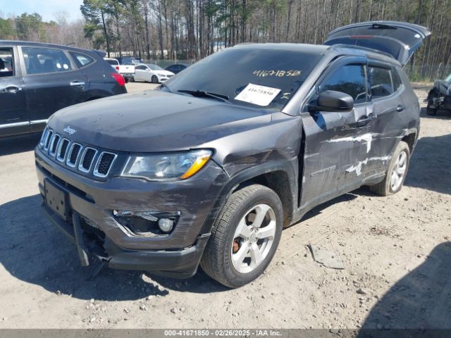 3C4NJDBB2JT230751 Jeep Compass Latitude 4x4
