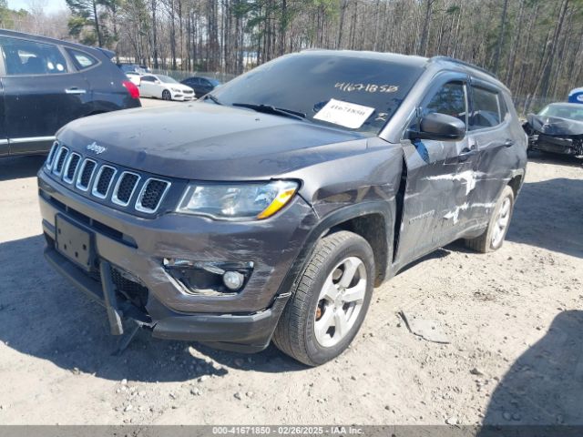 3C4NJDBB2JT230751 Jeep Compass Latitude 4x4