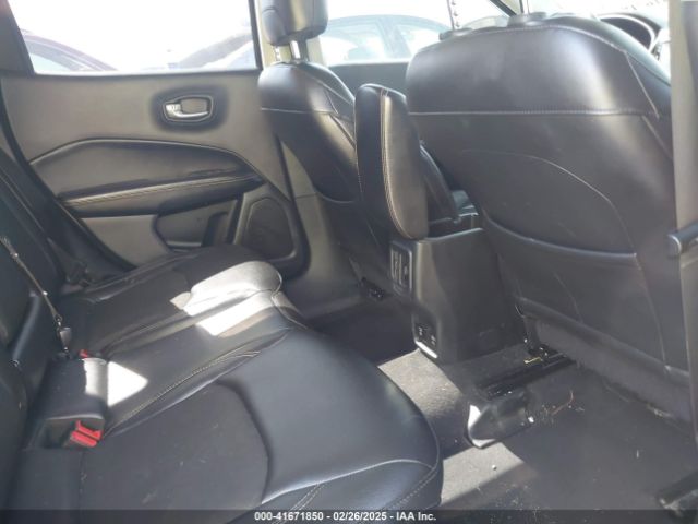3C4NJDBB2JT230751 Jeep Compass Latitude 4x4