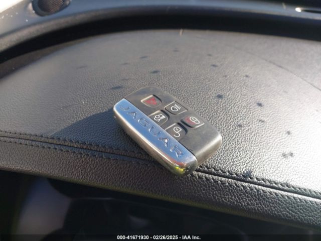 2016 JAGUAR XF SAJBJ4BV7GCY16669 Photo 10