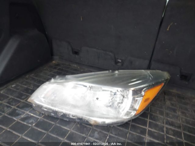 1FMCU9J98FUC90018 Ford Escape Titanium