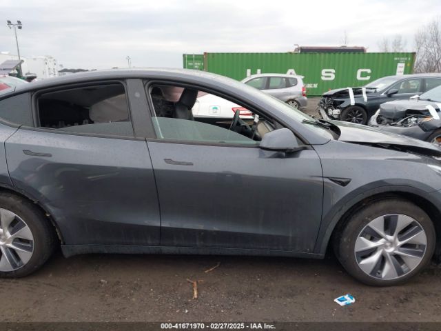 7SAYGDED0PF922882 Tesla Model Y Rwd