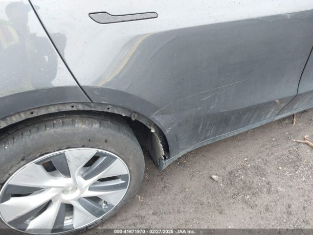 7SAYGDED0PF922882 Tesla Model Y Rwd