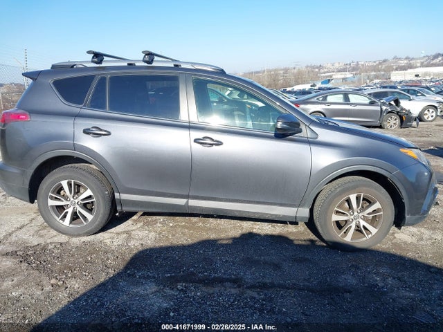Toyota Rav4 Xle 2017 JTMRFREVXHD205022 Image 13