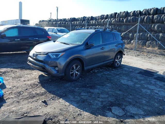 Toyota Rav4 Xle 2017 JTMRFREVXHD205022 Image 2